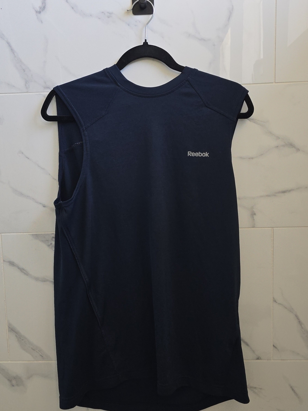 Reebok Men’s Navy Sleeveless Training Shirt